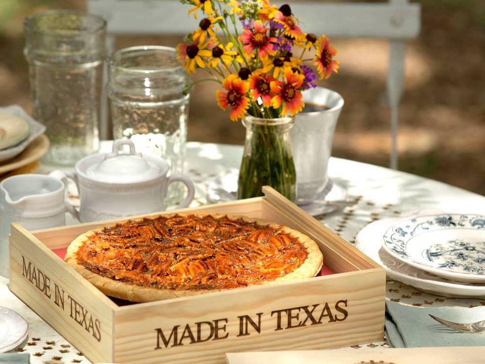 Goode Co., pecan pie, flowers