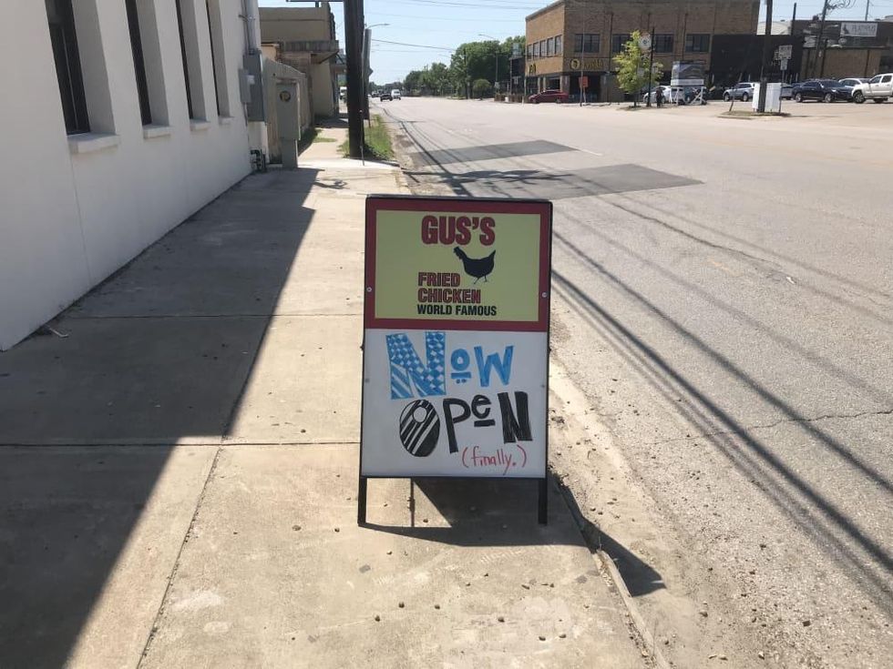 Gus's Fried Chicken sign
