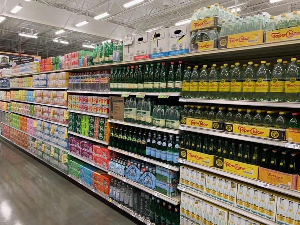 H-E-B Heights sparkling water