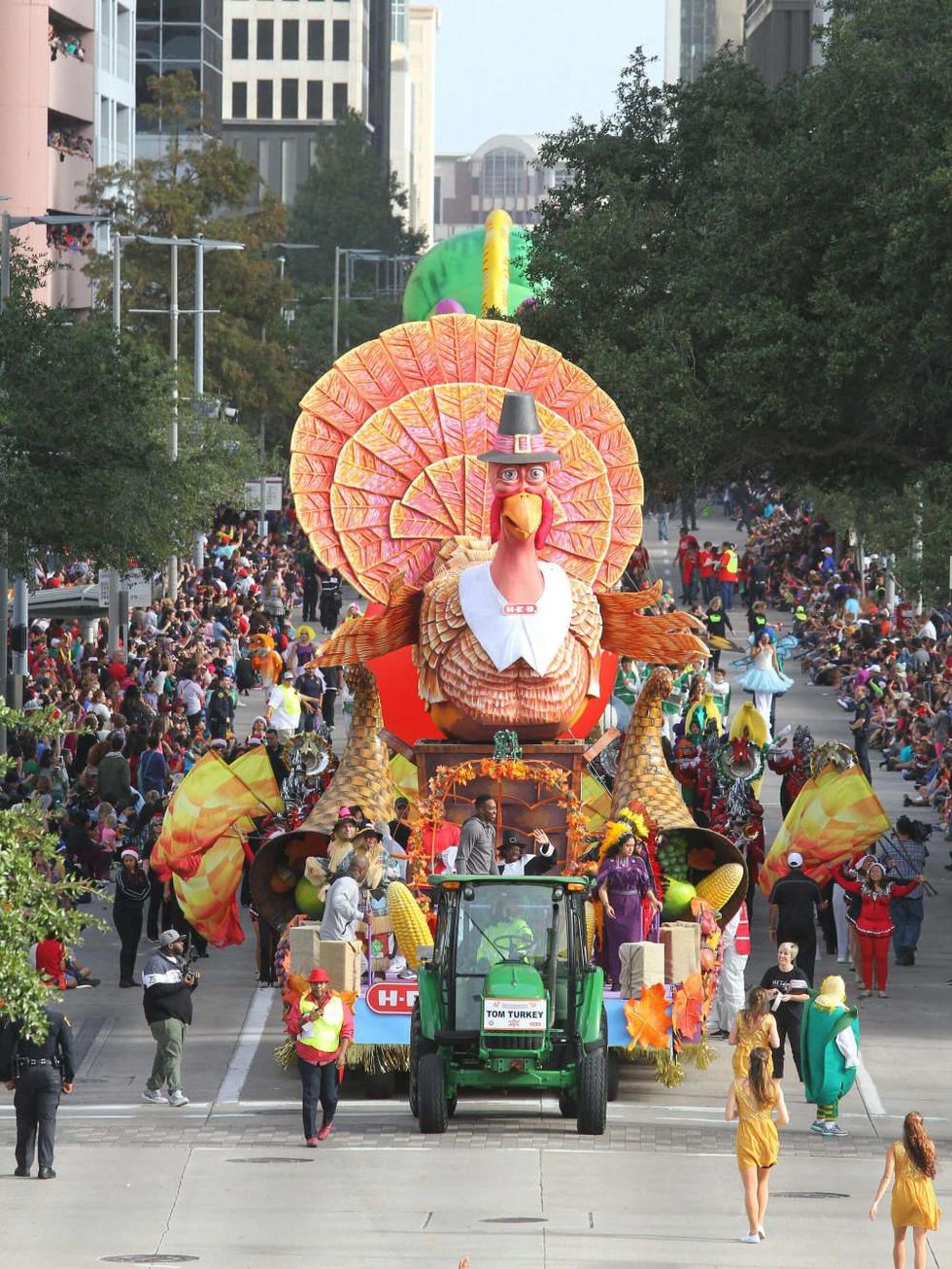 Apollo examines Thanksgiving Parade crowd turnout, Beatles on TV, and ...