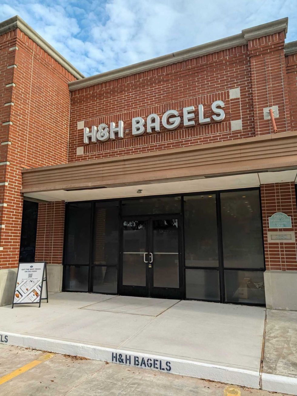 H&H Bagels exterior
