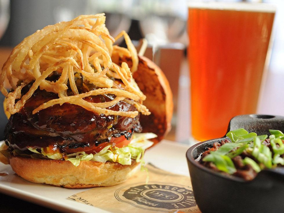hamburger burger Del Frisco's Grille onion rings