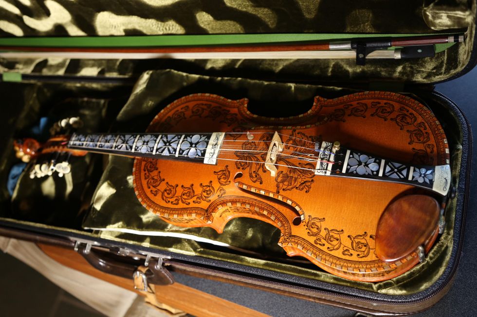 Hardanger fiddle Apollo Chamber Players