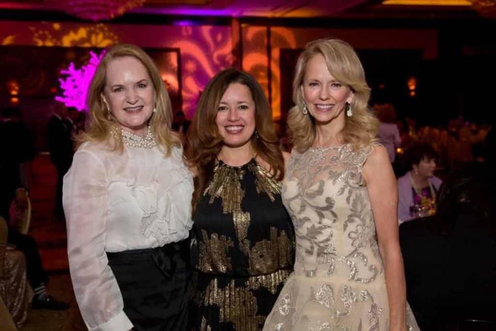 HCC Foundation gala 4/16, Sandy Barrett, Susan Sarofim