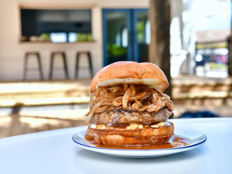 Heights & Co. bordelaise burger