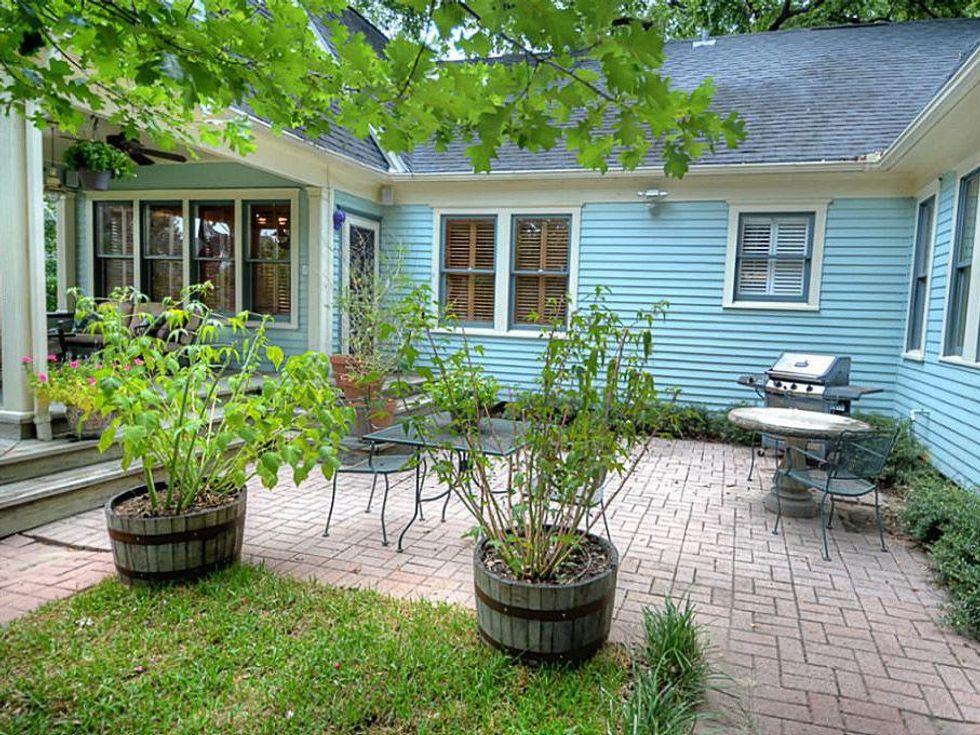 Heights house for sale September 2013 405 Woodland St. backyard courtyard