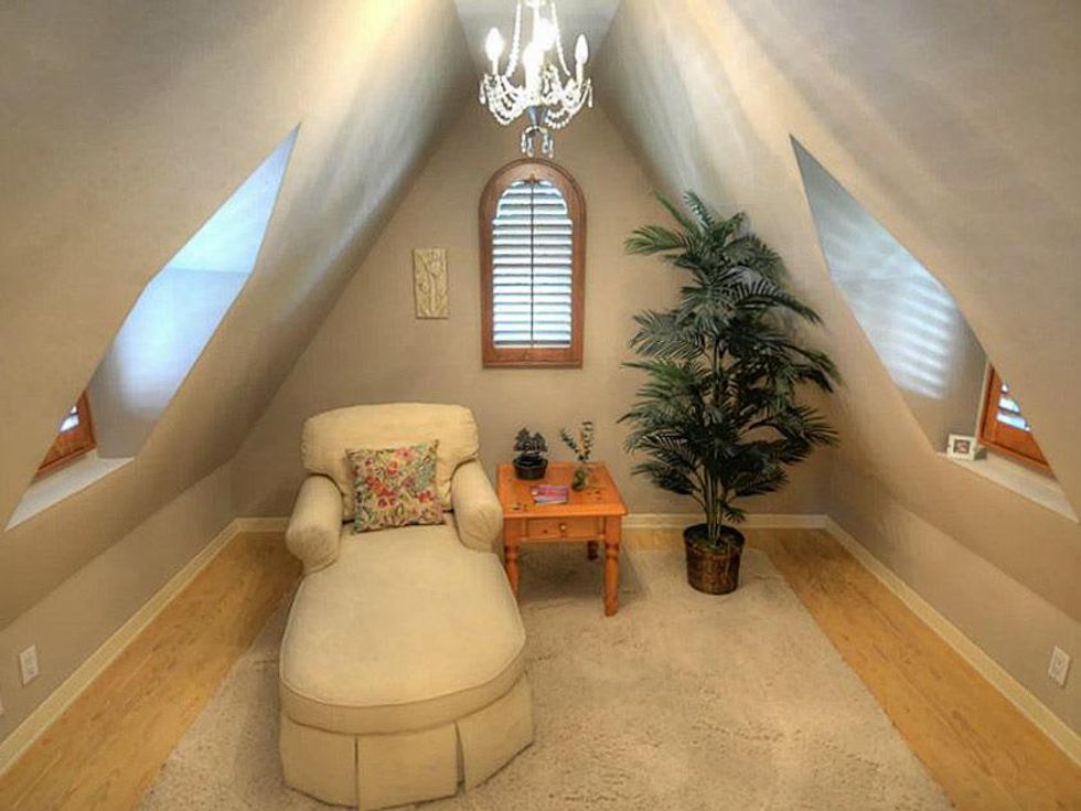 Heights house for sale September 2013 405 Woodland St. cozy room upstairs