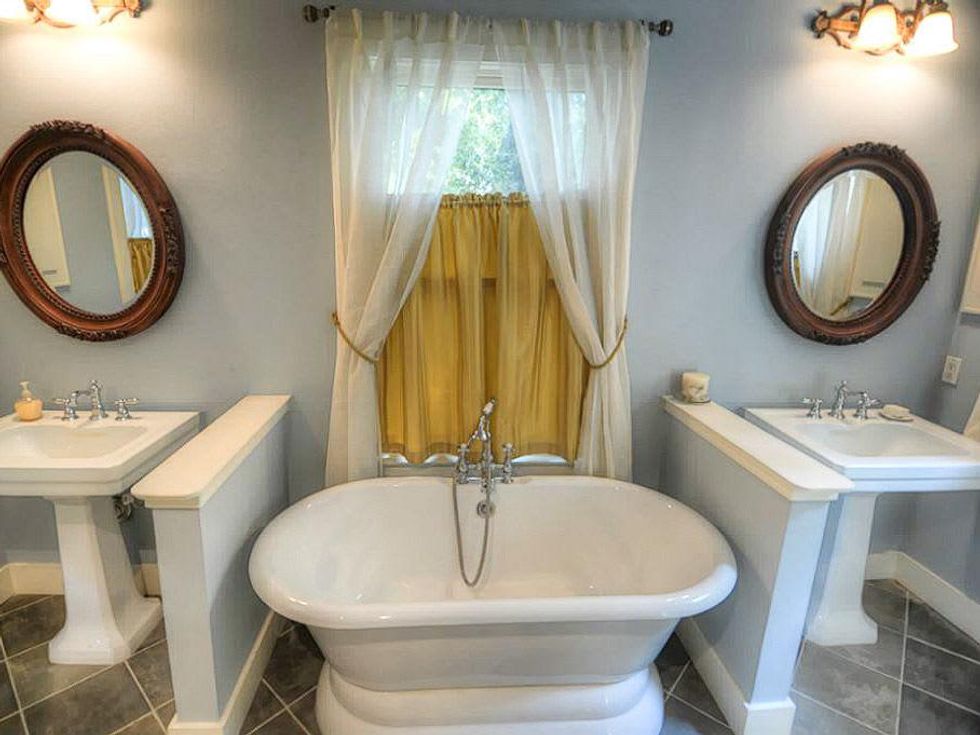 Heights house for sale September 2013 405 Woodland St. master bathroom