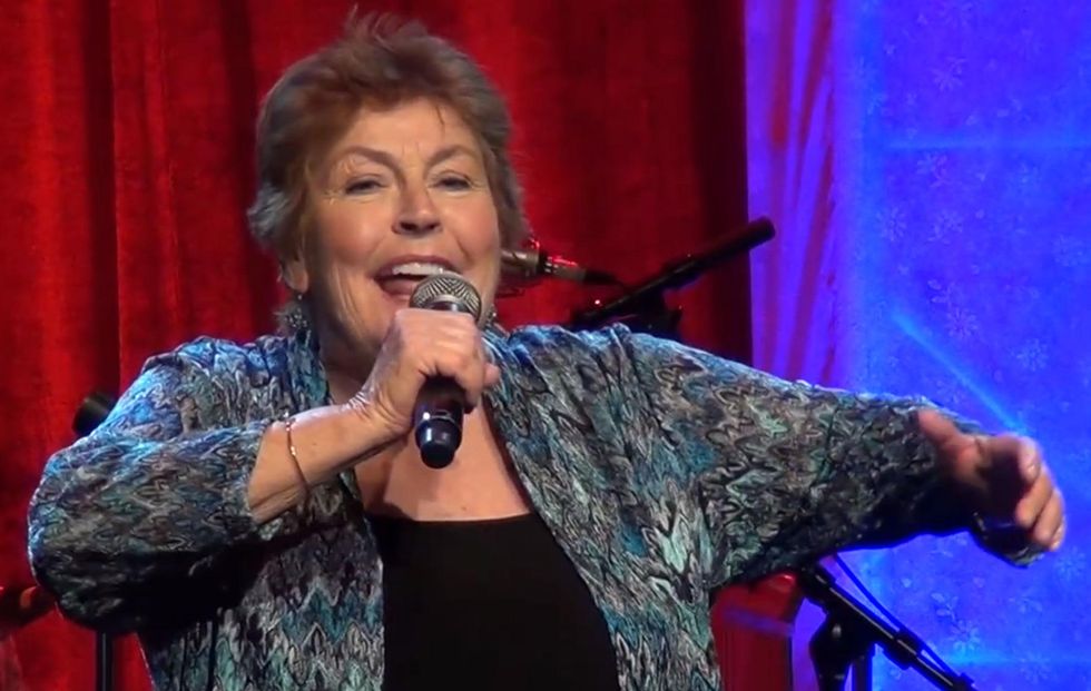 Helen Reddy video in concert