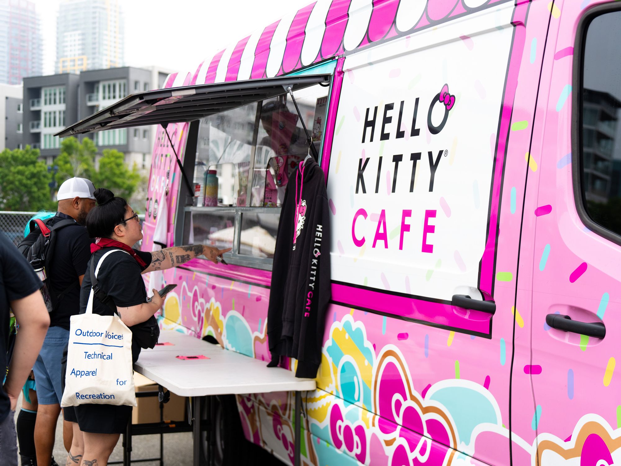 Hello Kitty Cafe truck