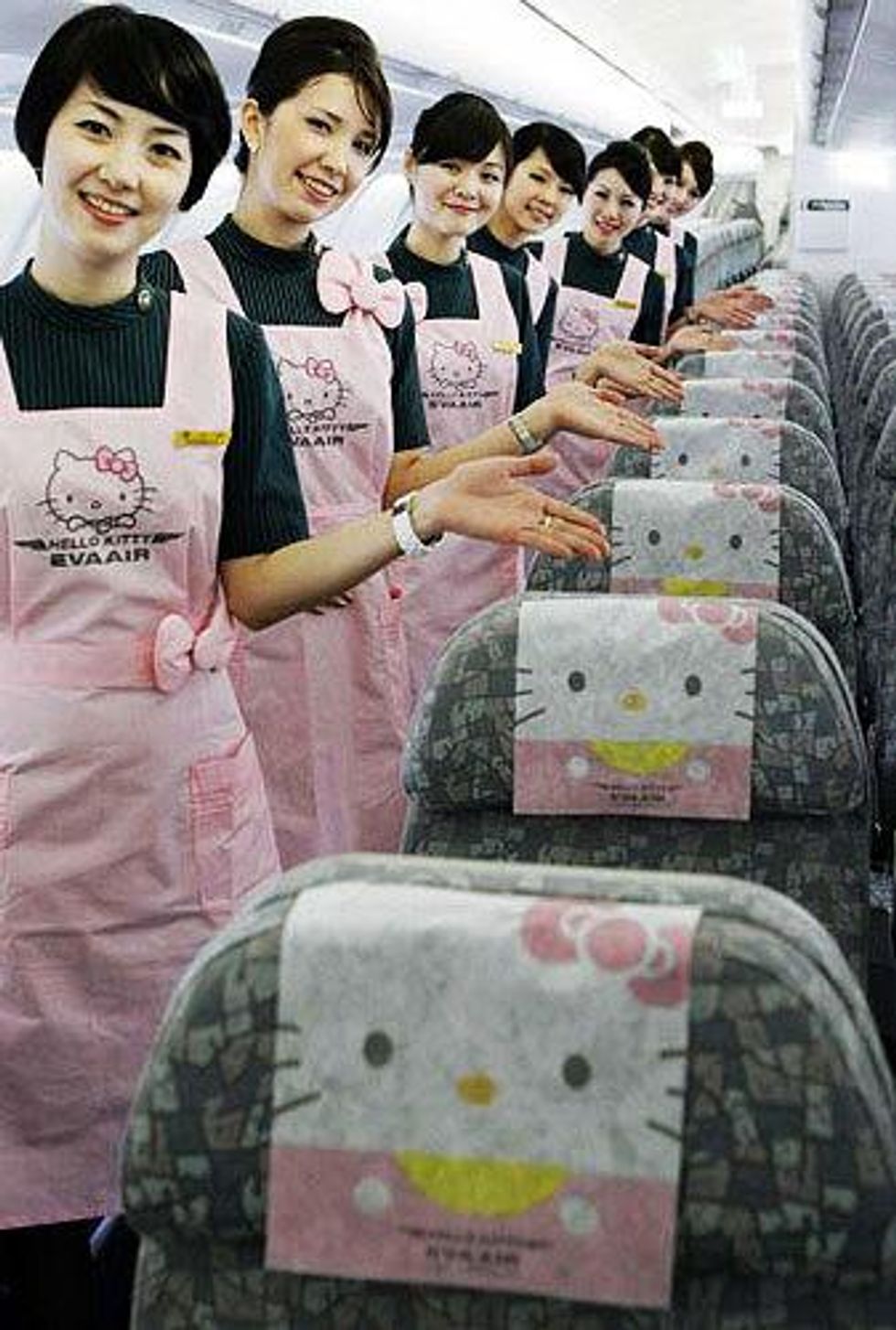 Hello Kitty EVA Airlines jet