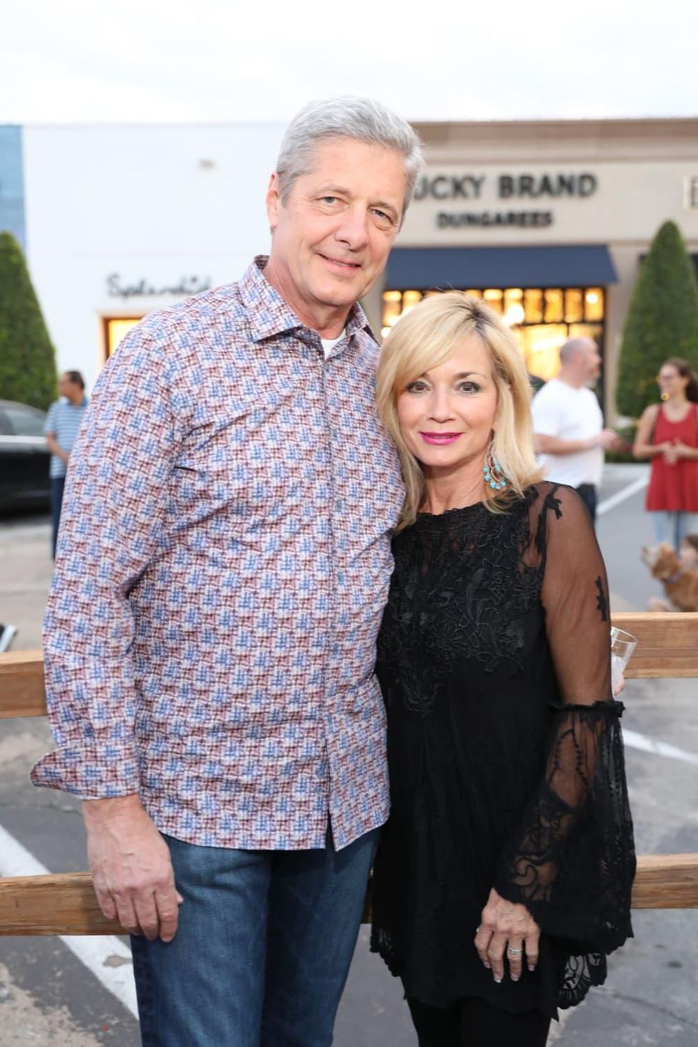 Holiday Shopping Card Bobby and Weezy Dees