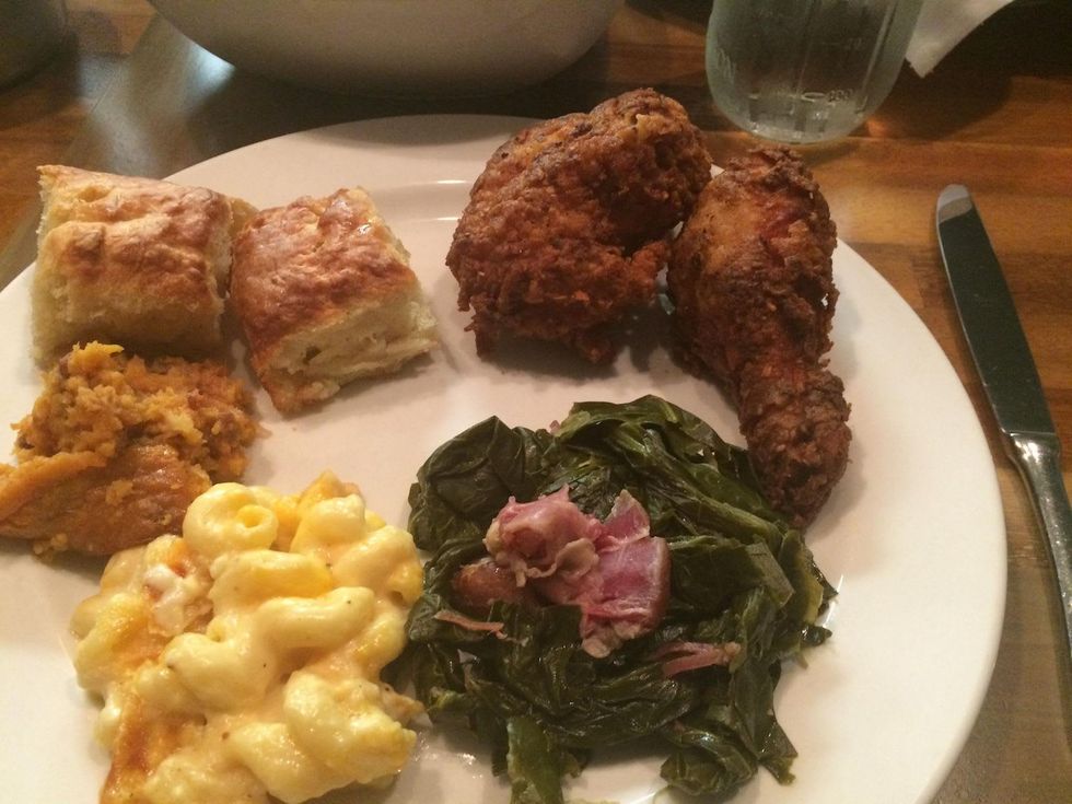 Holley's fried chicken dinner