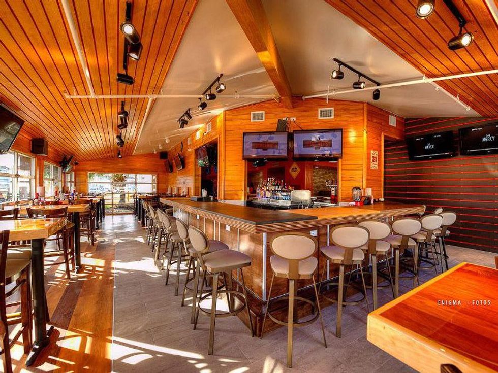 Hooters on Kirby, renovation, January 2013