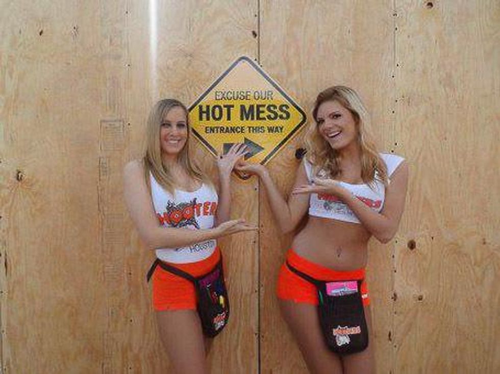 Hooters on Kirby, renovations, hot mess, Hooters girls, January 2013