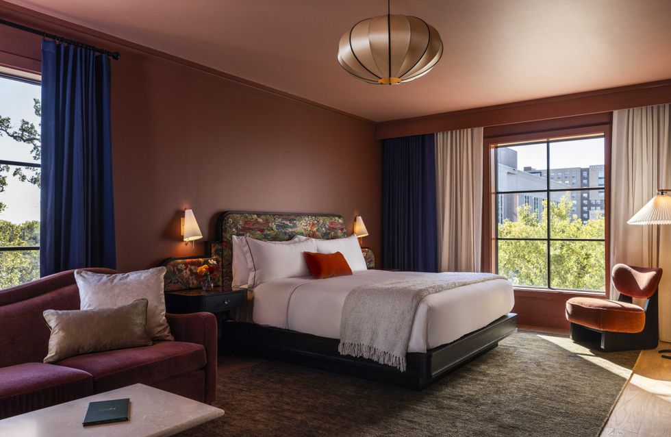 Hotel Daphne bedroom