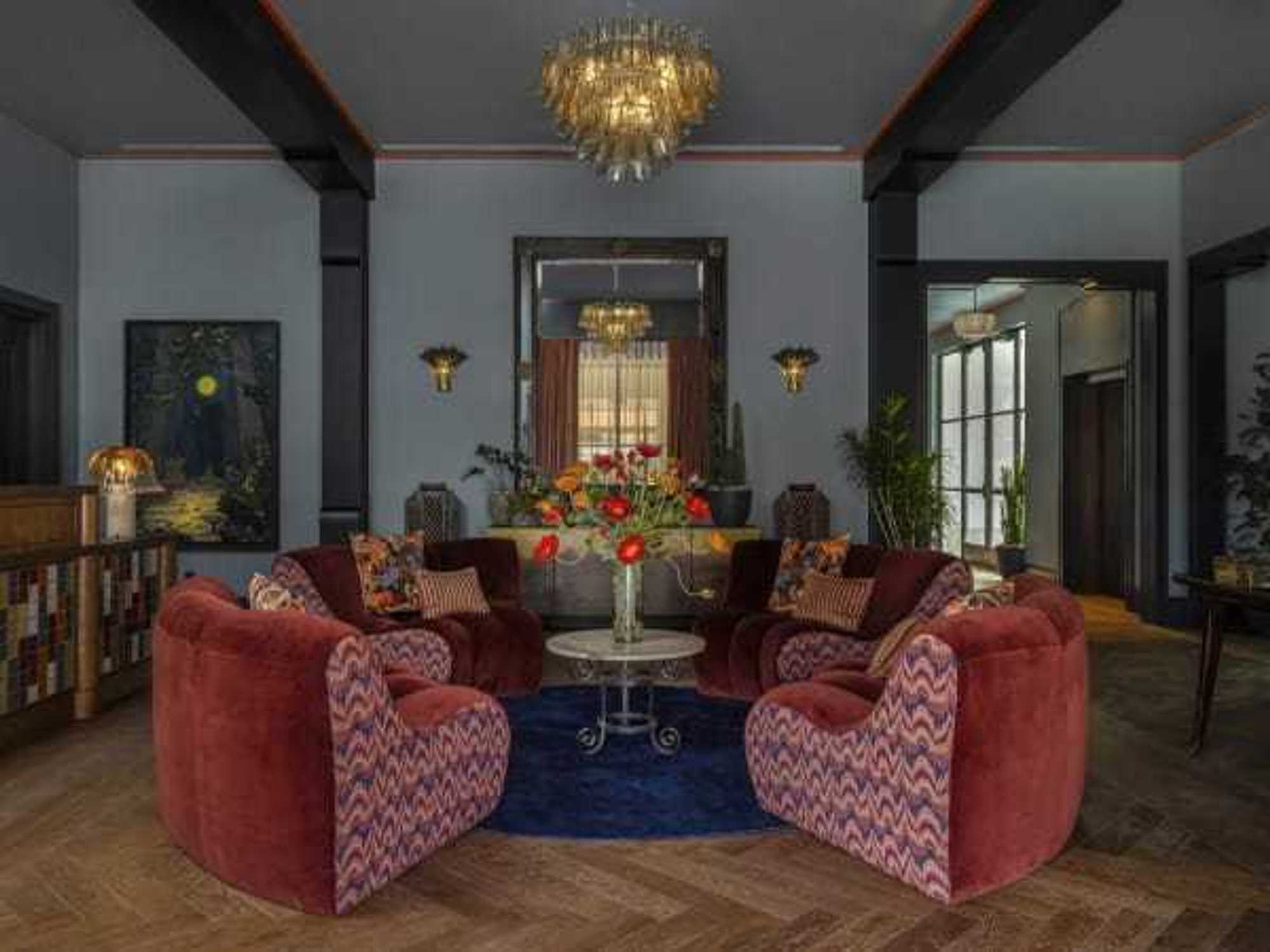 Hotel Daphne lobby