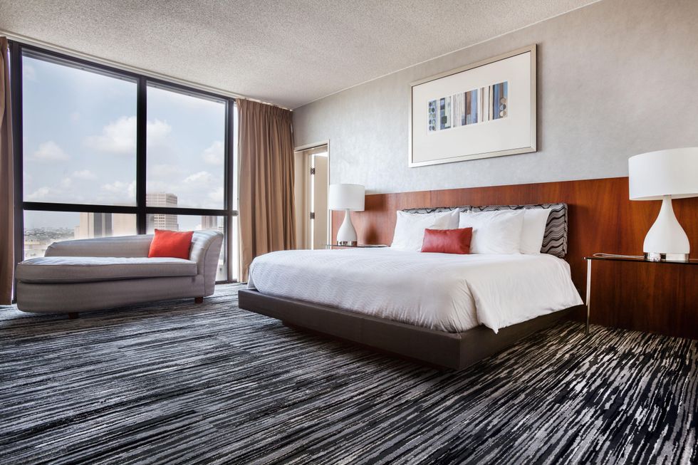 Hotel Derek penthouse October 2014 bedroom