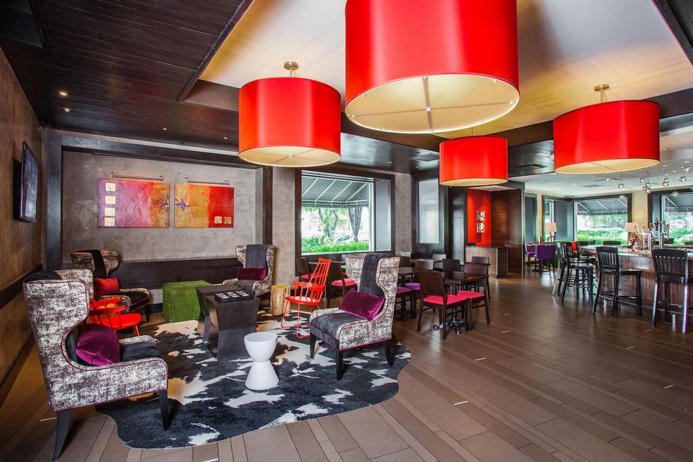 Hotel Derek Revolve Interior