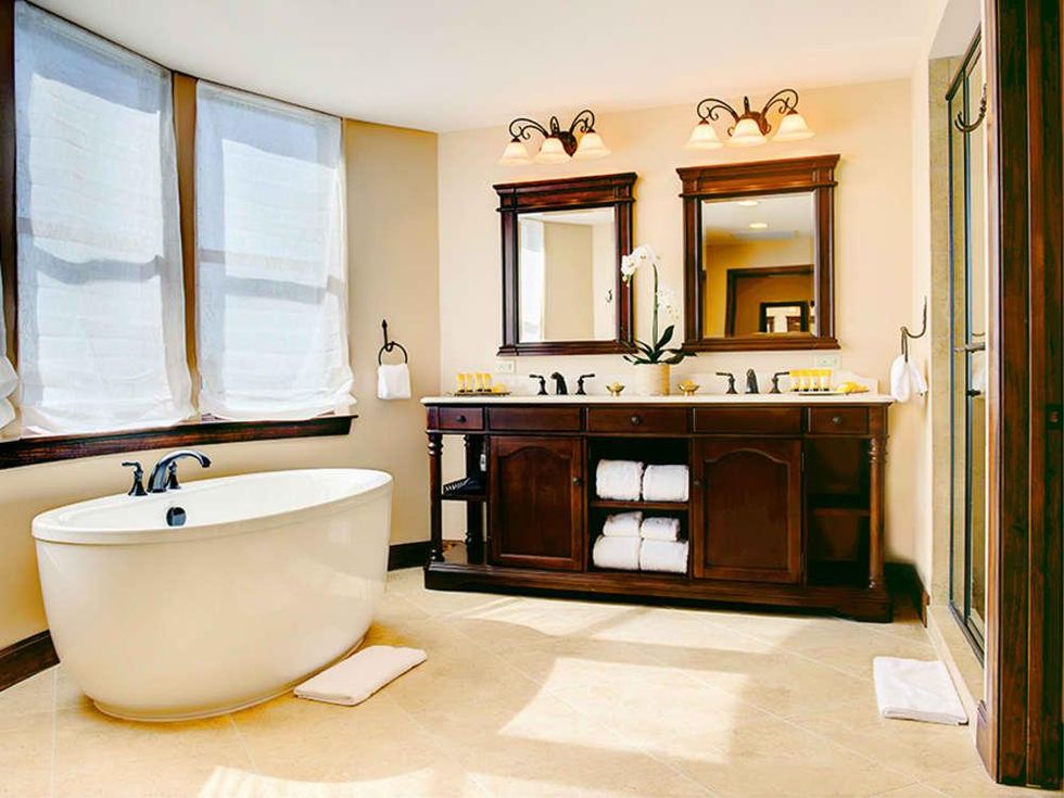 Hotel Granduca Austin opening 2015 bathroom