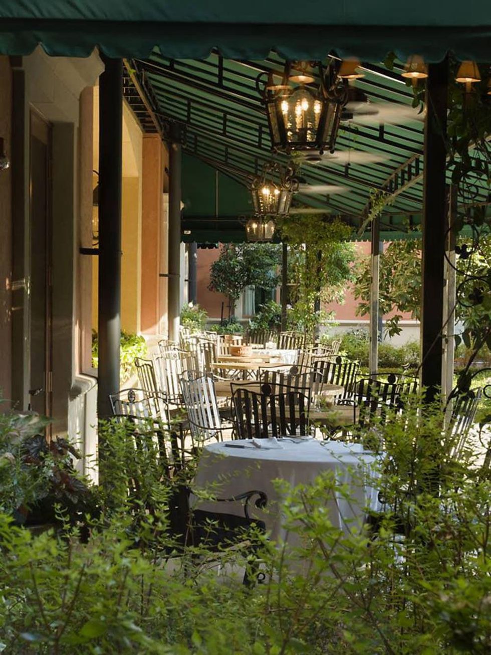 Hotel Granduca Houston patio