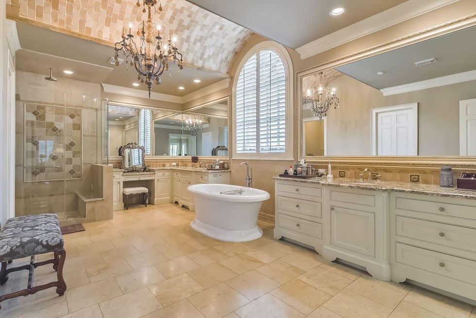 HOU_3 Crestwood Estates