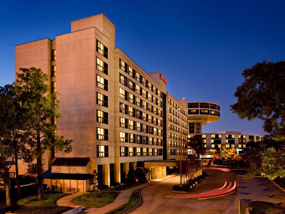Houston Airport Marriot at George Bush Intercontinental Airport exterior night