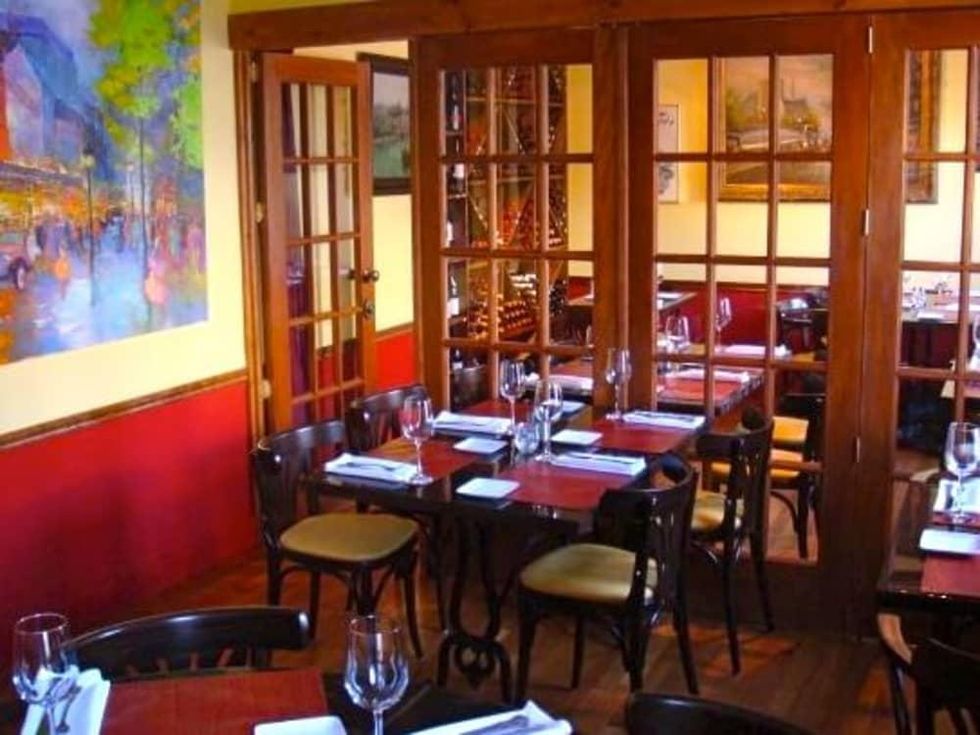 Houston, Au Petit Paris, July 2015, interior