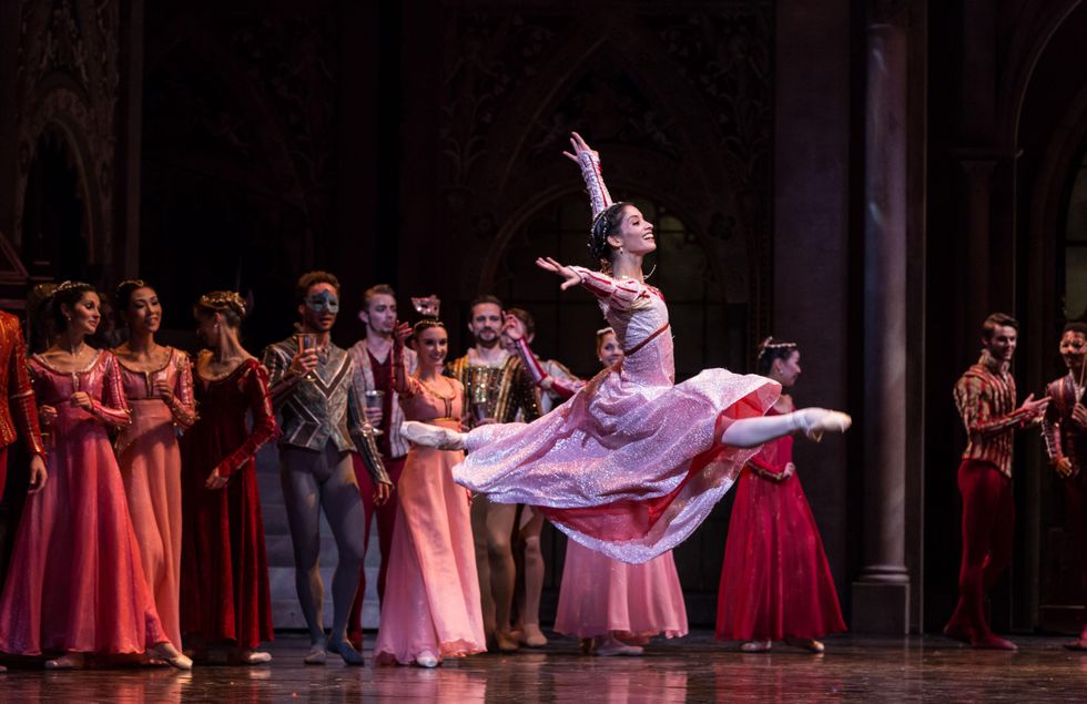 Houston Ballet Romeo and Juliet February 2015 Karina Gonzalez and Artists of Houston Ballet