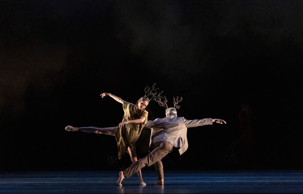 Houston Ballet Soloist Aoi Fujiwara and Principal Connor Walsh in Disha Zhang\u2019s\u00a0Elapse.