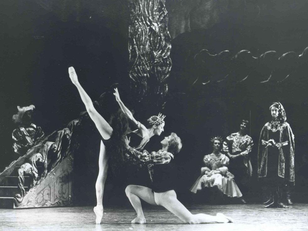 Houston Ballet Swan Lake 1976, Act III Andrea Vodehnal and Whit Haworth