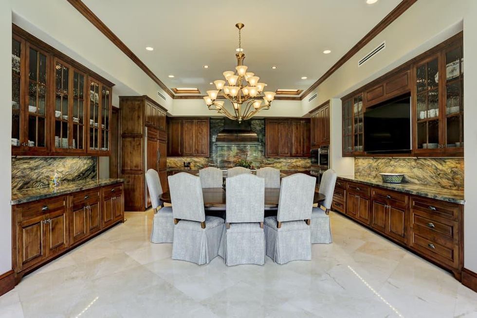 Houston, Buckingham 527, June 2015, Kitchen table