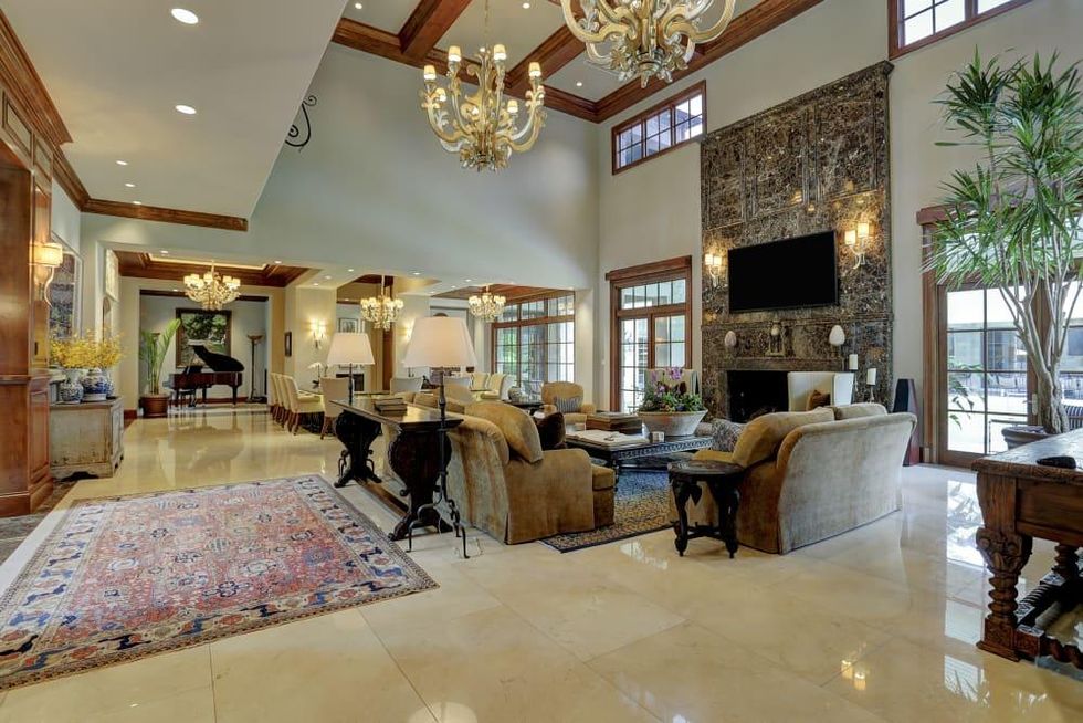 Houston, Buckingham 527, June 2015, living room