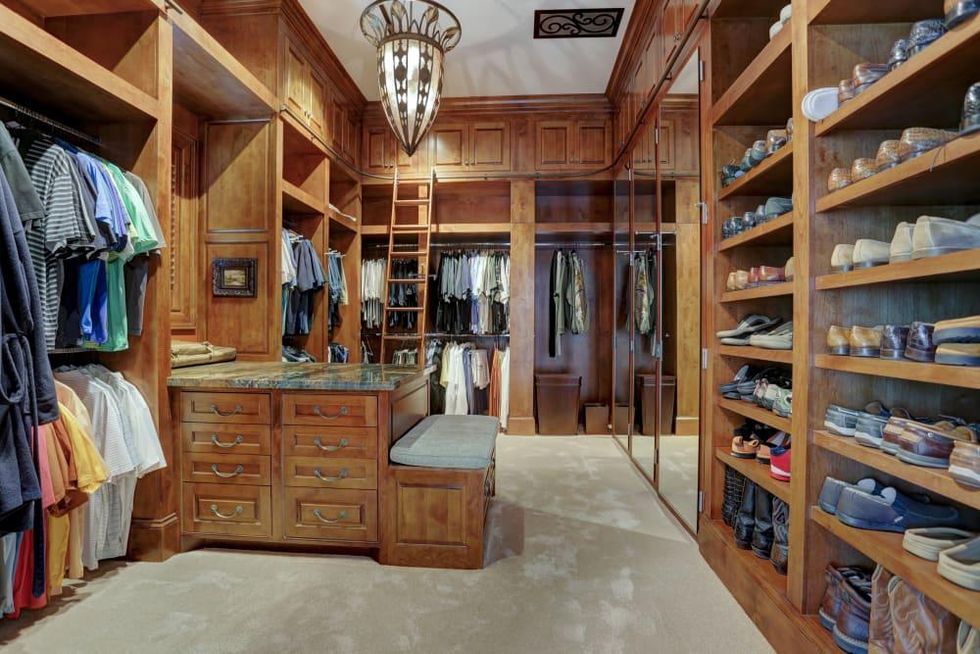 Houston, Buckingham 527, June 2015, Master closet for him