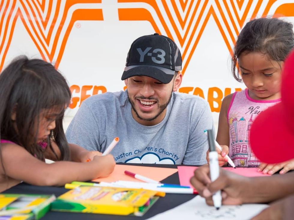 Houston, Carlos Correa, Mattress Firm, Houston Children\u2019s Charity mattress giveaway, August 2017, Carlos Correa and kids