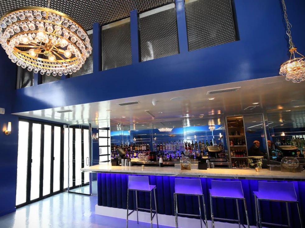 Houston, First Look at Bar Bleu, June 2016, large bar area