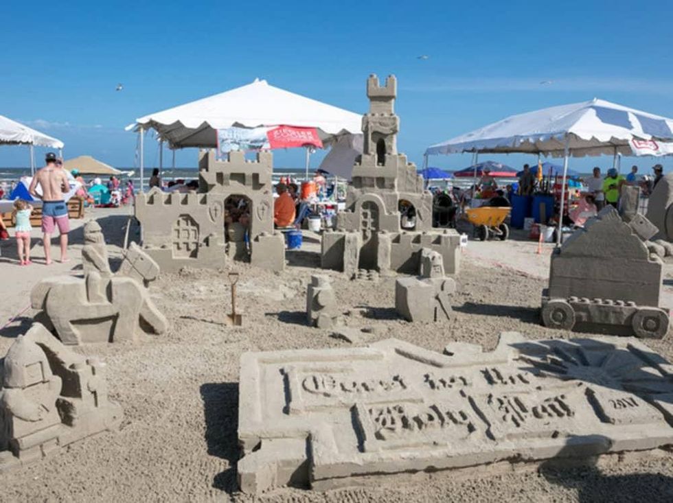 Houston, Houzz series, June 2017, Sandcastle contest, Quest for the Holy Pail