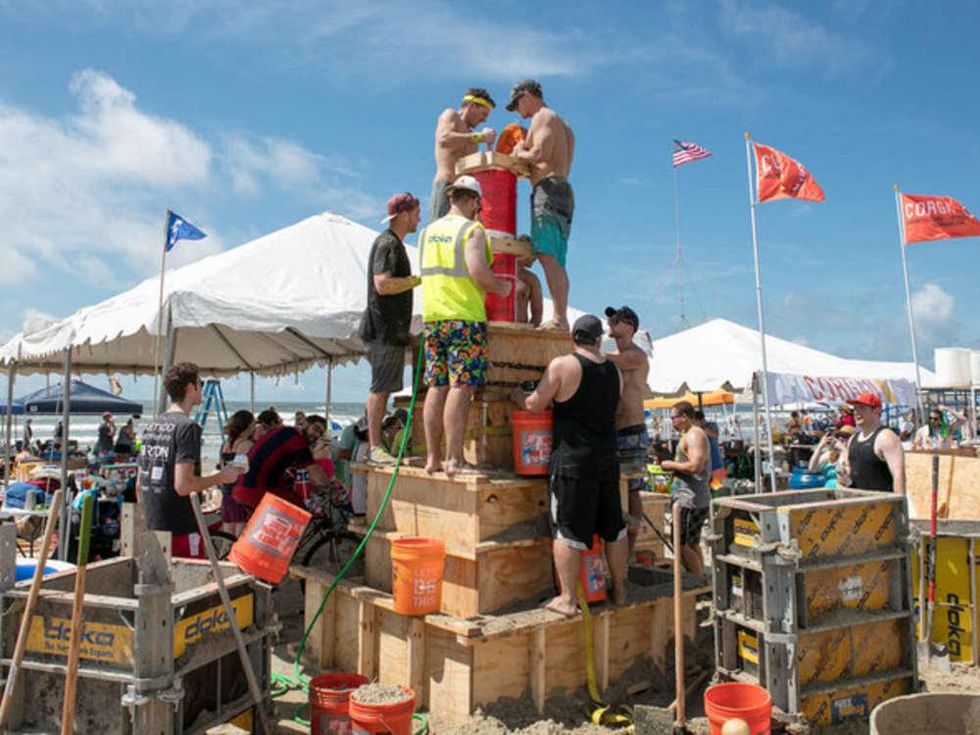 Houston, Houzz series, June 2017, Sandcastle contest, teams building sand castles