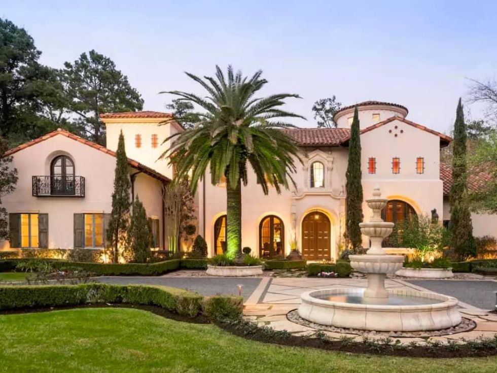 Houston, Lady Gaga's Super Sunday, Super Bowl LI, Feb 2017, 2 Memorial Drive front exterior