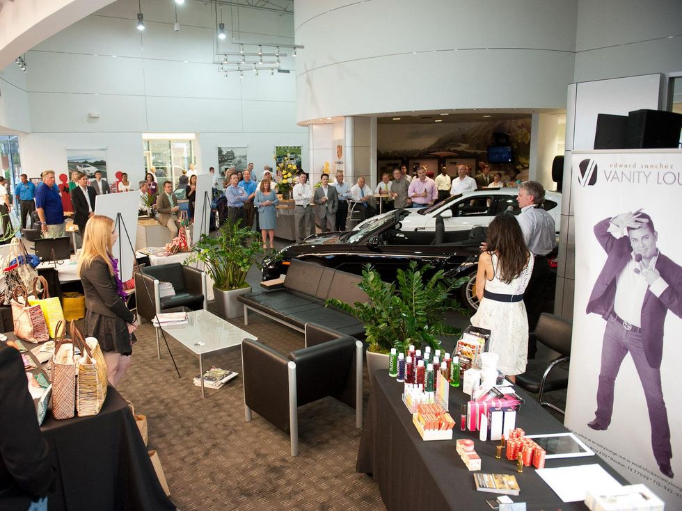 Houston Men with Momentum May 2013 crowd, venue, Momentum car dealership