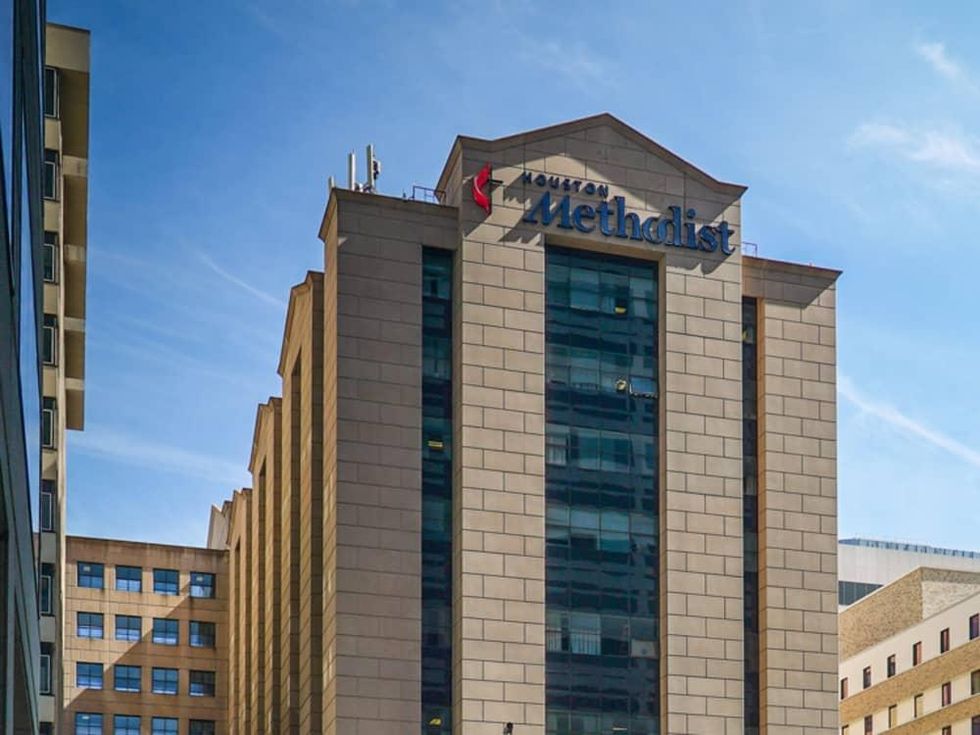 Houston, Methodist Hospital exterior, August 2017