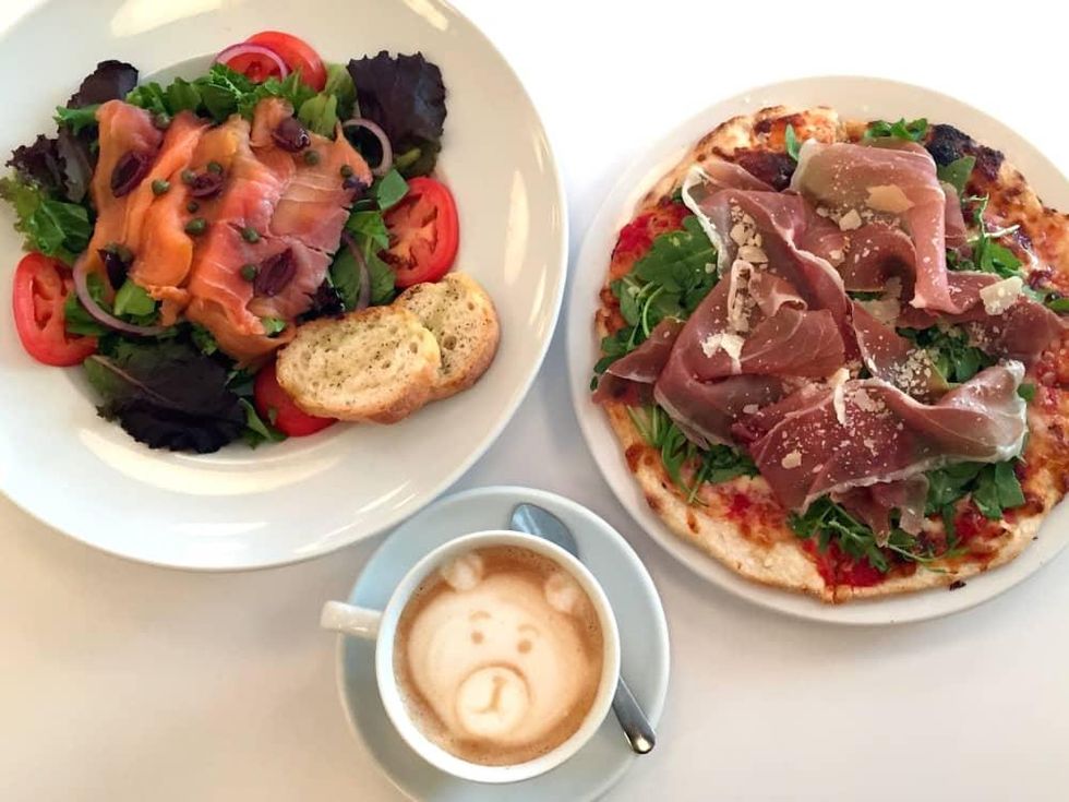 Houston, MFACafe, October 2015, salmon salad and prosciutto pizza