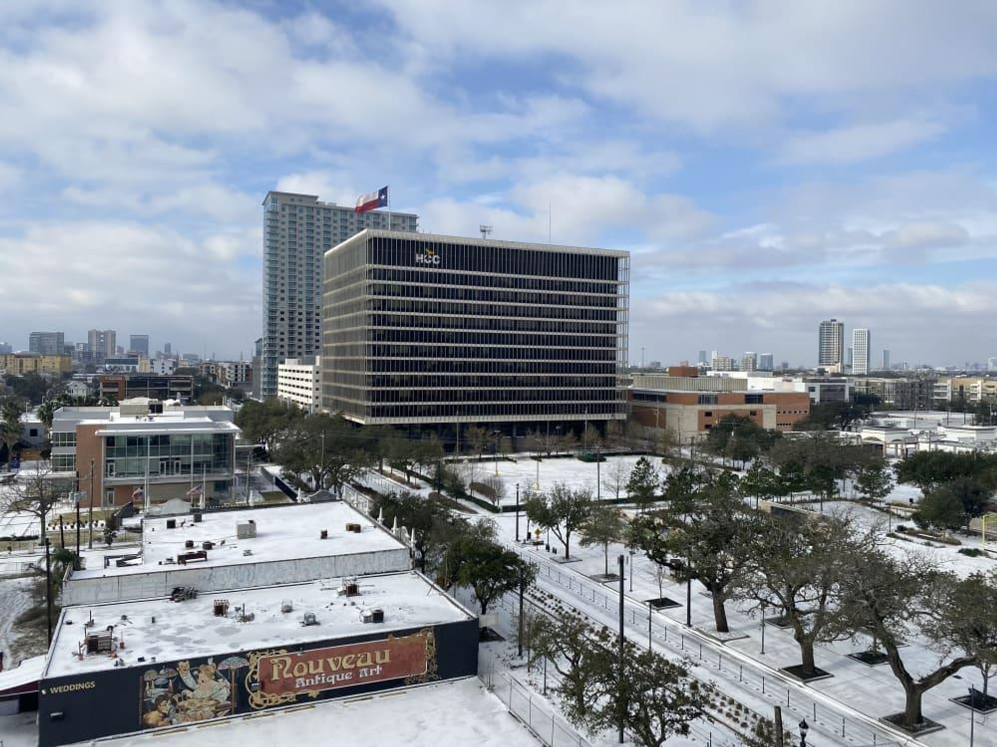 Houston Midtown snow HCC 2021