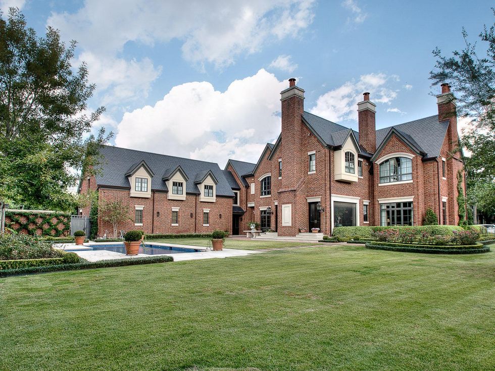 Donald Trump passes the hat at mega mansion, dubbed the most expensive