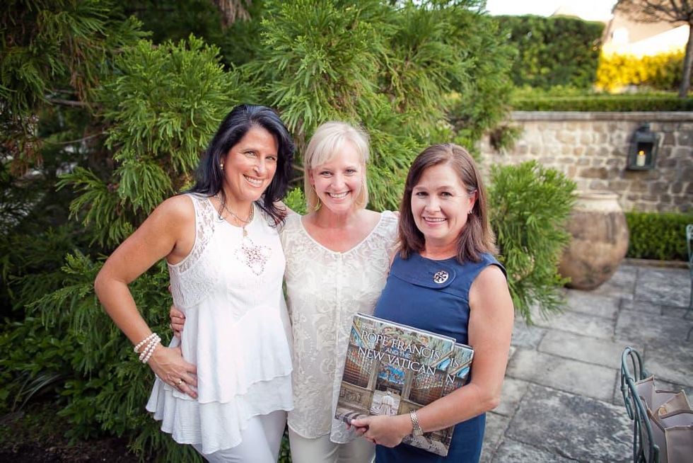 Houston, Robert Draper book signing, September 2015, Chrissy Demeris, Lizzie Sullivan and Mundi Elam