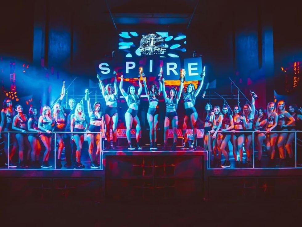 Houston, The Spire, Jan 2017, cocktail waitresses