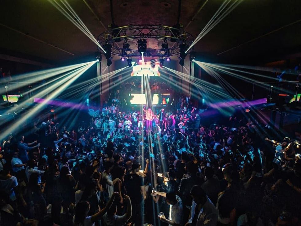 Houston, The Spire, Jan 2017, dance floor with people