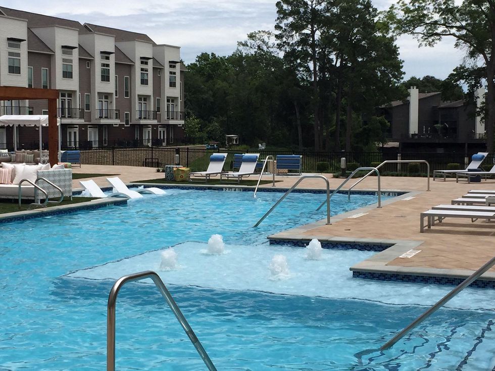 Houston, Vargos on the Lake, May 2015, swimming pool
