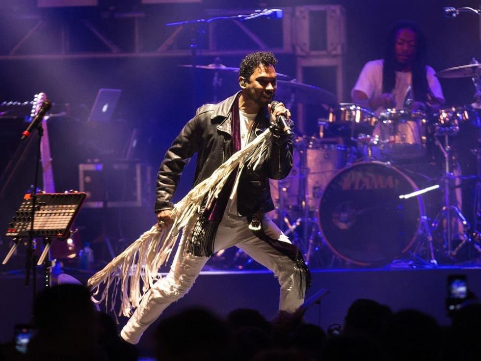 Houston, VIBES by Sports Illustrated Swimsuit, feb 2017, Miguel