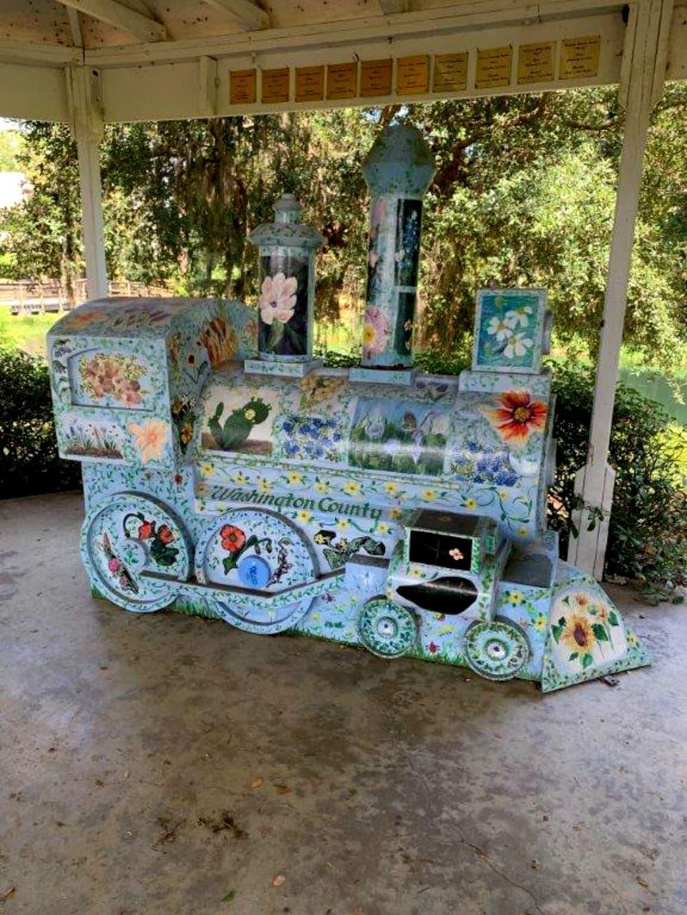 Houston icon’s rare Texan furnishings hit the auction block